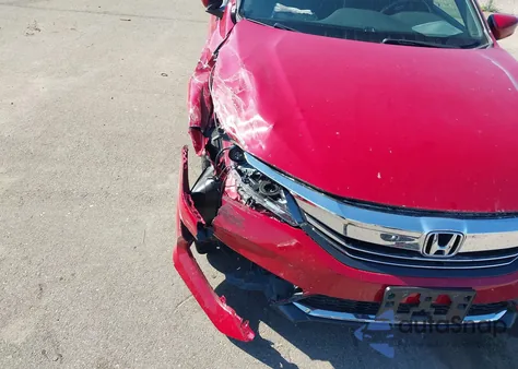 2017 Honda Accord Sport z USA, uszkodzony, nr VIN 1HGCR2F58HA272823